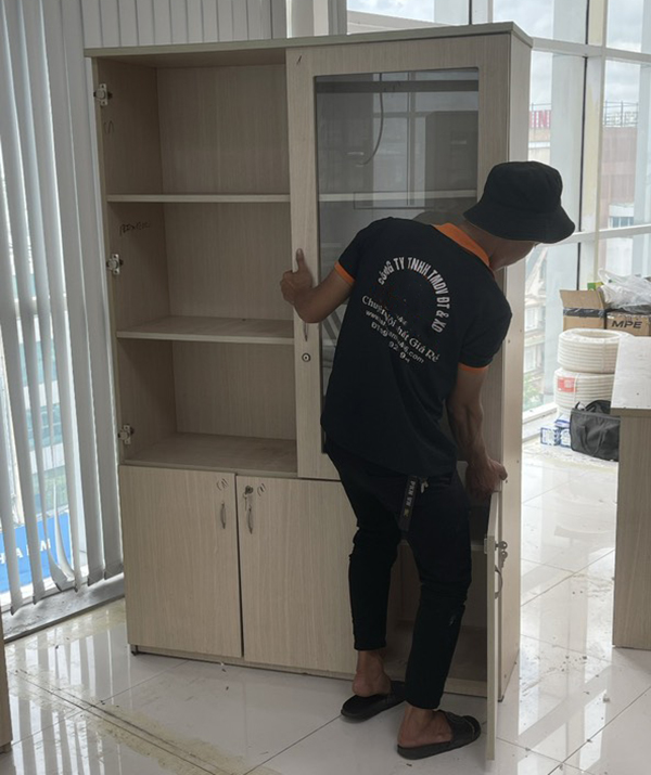 thu-mua-ban-ghe-van-phong-5 Dịch vụ thu mua, thanh lý bàn ghế văn phòng Quận 10  