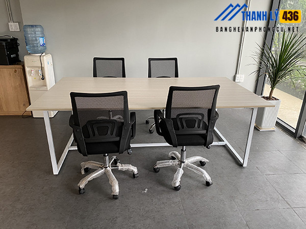 ban-ghe-van-phong-cu-gia-re-tai-TPHCM-2 Dịch vụ thu mua, thanh lý bàn ghế văn phòng Quận 10  